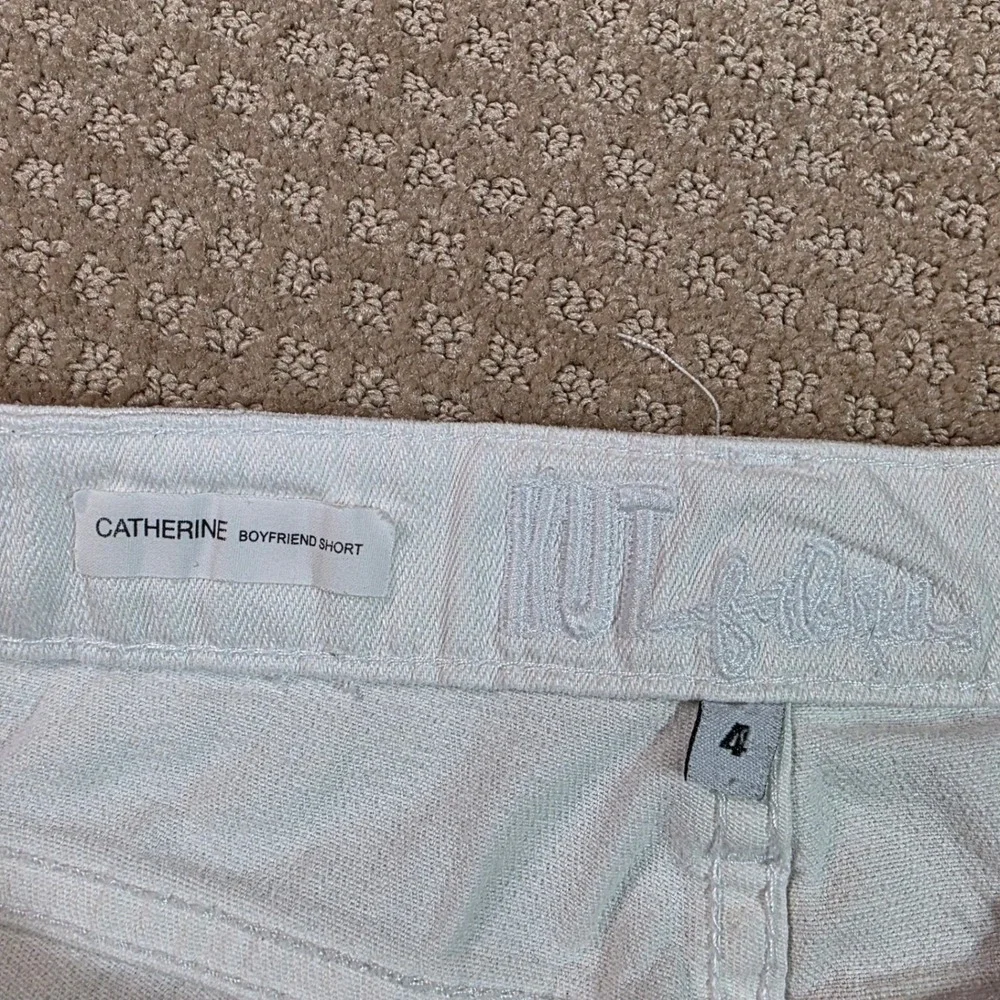 KUT from the‎ Kloth Catherine Boyfriend Short Size 4 White Denim KS734MB1N